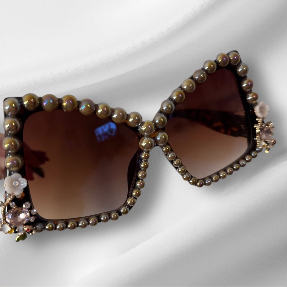 FAUX PEARL FESTIVAL SHADES NWT